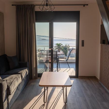 Blue Wave Luxury Suites Nea Iraklitsa Room photo
