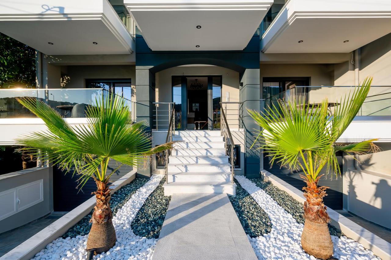 Blue Wave Luxury Suites Nea Iraklitsa Exterior photo