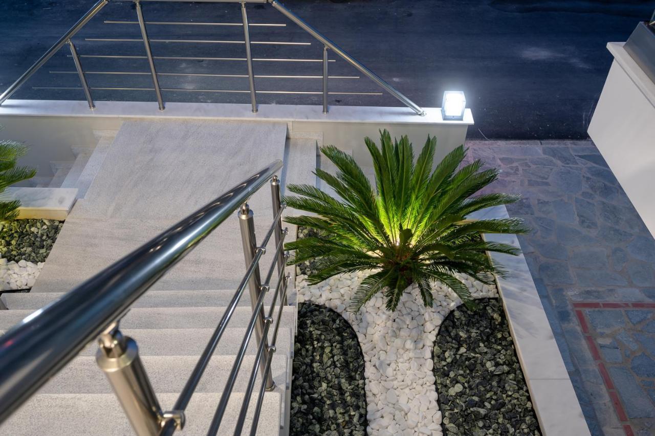 Blue Wave Luxury Suites Nea Iraklitsa Exterior photo