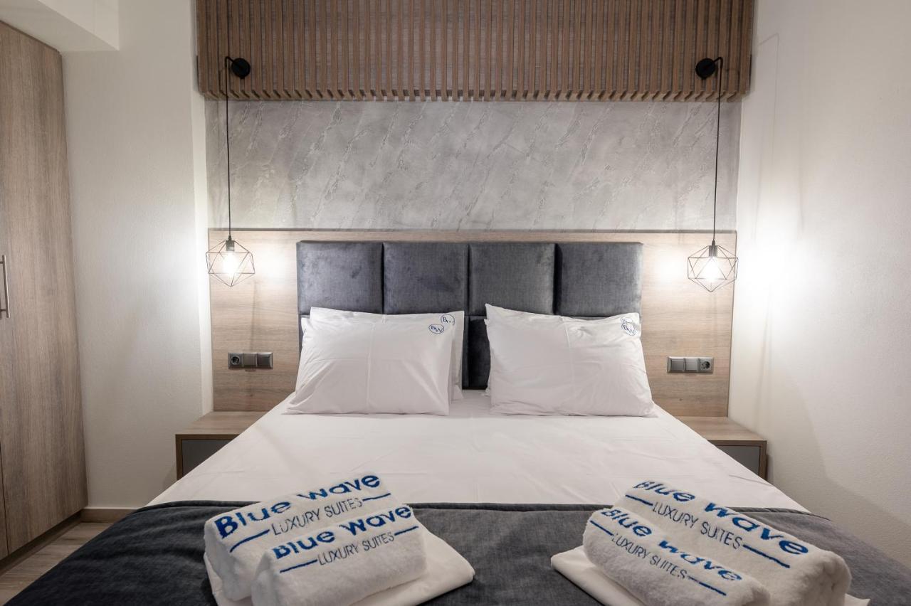 Blue Wave Luxury Suites Nea Iraklitsa Exterior photo