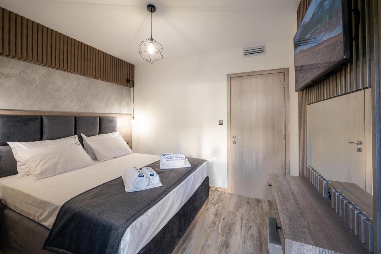 Blue Wave Luxury Suites Nea Iraklitsa Exterior photo