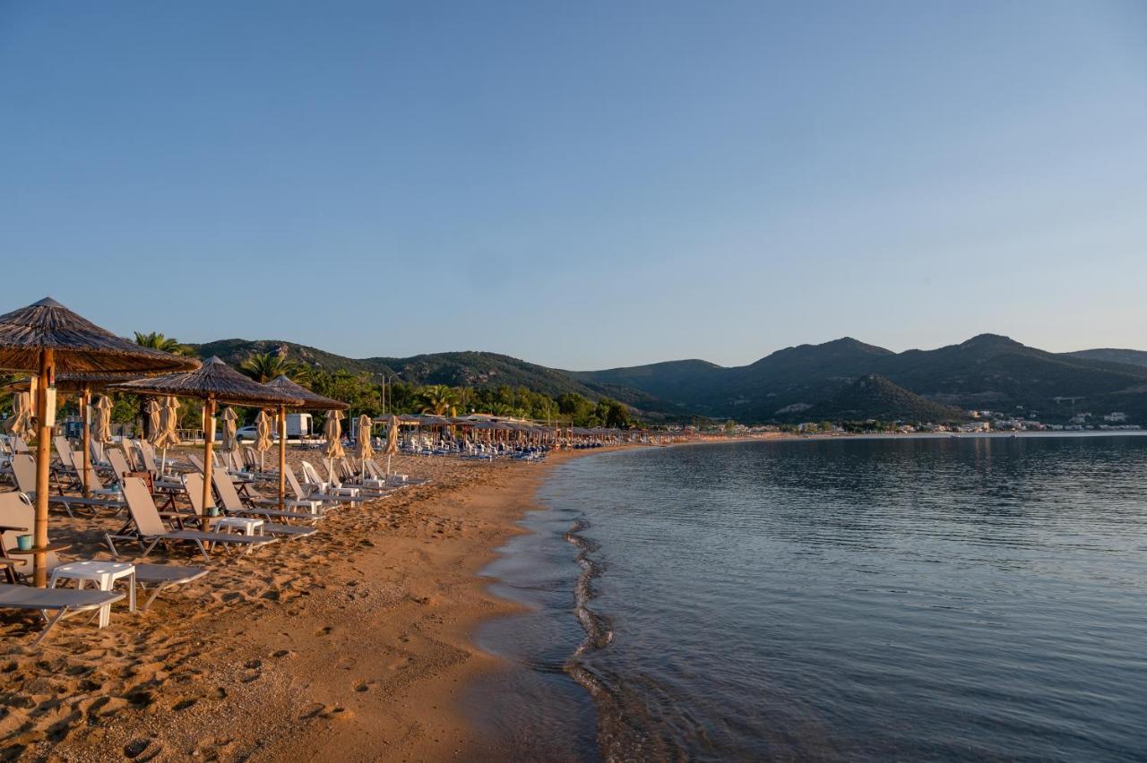 Blue Wave Luxury Suites Nea Iraklitsa Exterior photo